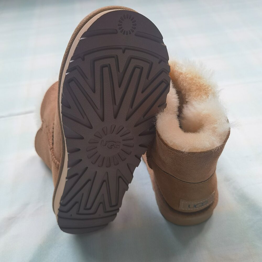 UGG Mini Bailey Button Series Snow Boots NWT - image 5